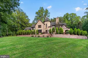 10217 Cedar Pond Dr, Vienna, VA 22182 - Photo 2