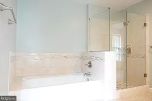 10295 Dunn Meadow Rd, Vienna, VA 22182 - Photo 18