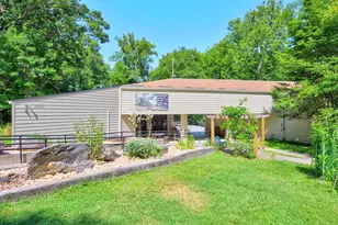 9040 Weant Dr, Great Falls, VA 22066 - Photo 10