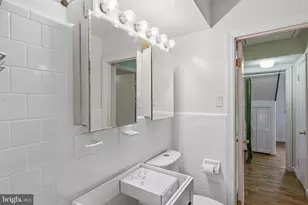 6935 Kenfig Dr, Falls Church, VA 22042 - Photo 24