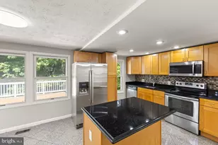 5918 Oak Ridge Ct, Burke, VA 22015 - Photo 12