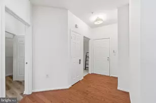 4132 Fountainside Ln, Fairfax, VA 22030 - Photo 4