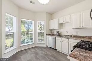 4132 Fountainside Ln, Fairfax, VA 22030 - Photo 10