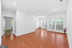 4132 Fountainside Ln, Fairfax, VA 22030 - Photo 8