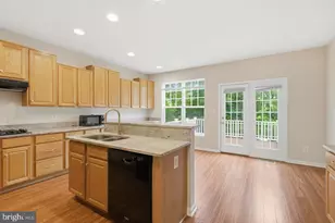 8108 Dove Cottage Ct, Lorton, VA 22079 - Photo 10