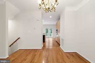 8108 Dove Cottage Ct, Lorton, VA 22079 - Photo 4