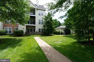 4139 Fountainside Ln, Fairfax, VA 22030 - Photo 1