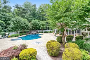 8261 Roseland Dr, Fairfax Station, VA 22039 - Photo 102