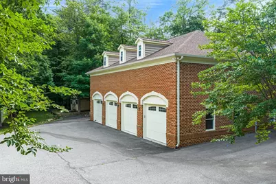 8261 Roseland Drive, Fairfax Station, VA 22039 - Photo 132