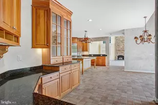 8261 Roseland Dr, Fairfax Station, VA 22039 - Photo 28
