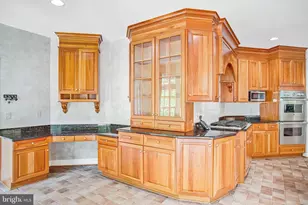 8261 Roseland Dr, Fairfax Station, VA 22039 - Photo 26