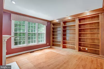 8261 Roseland Drive, Fairfax Station, VA 22039 - Photo 20