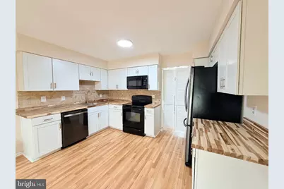 7594 Woodstown Drive, Springfield, VA 22153 - Photo 16