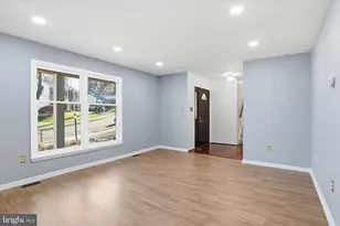 7594 Woodstown Dr, Springfield, VA 22153 - Photo 6
