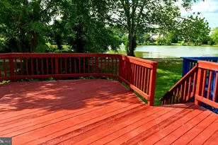 7106 Snug Harbor Ct, Alexandria, VA 22315 - Photo 2