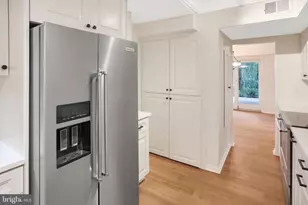 11172 Glade Dr, Reston, VA 20191 - Photo 8