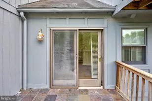 11172 Glade Dr, Reston, VA 20191 - Photo 26