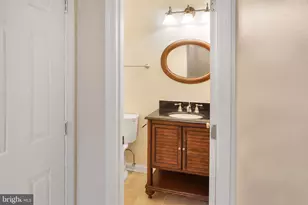 11172 Glade Dr, Reston, VA 20191 - Photo 16