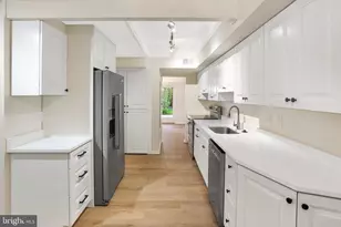11172 Glade Dr, Reston, VA 20191 - Photo 4