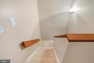 11172 Glade Dr, Reston, VA 20191 - Photo 46