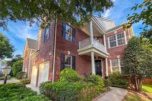 2460 Cypress Green Ln, Herndon, VA 20171 - Photo 2