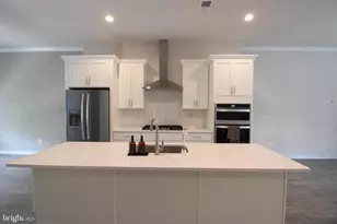14304 Beckett Glen Cir, Chantilly, VA 20151 - Photo 2