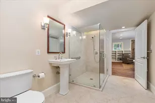 7131 Woodland Dr, Springfield, VA 22151 - Photo 56