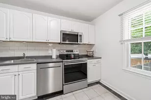 8260 Getty Ct, Springfield, VA 22153 - Photo 12