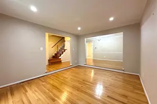 5127 Kenside Ct, Annandale, VA 22003 - Photo 4