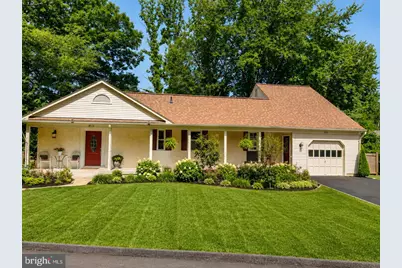 8531 West Oak Place Place, Vienna, VA 22182 - Photo 1