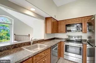 3152 Covewood Ct, Falls Church, VA 22042 - Photo 6