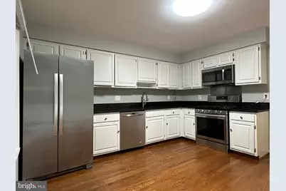 10152 Village Knolls Court, Oakton, VA 22124 - Photo 4