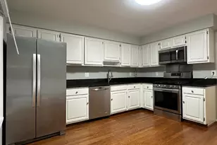 10152 Village Knolls Ct, Oakton, VA 22124 - Photo 4