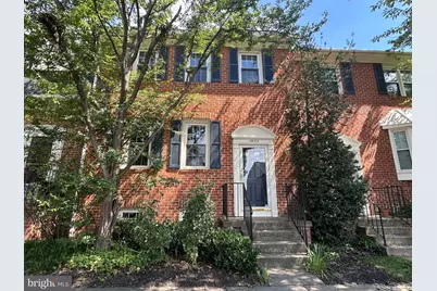 10152 Village Knolls Court, Oakton, VA 22124 - Photo 2
