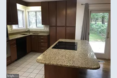 7220 Vistas Lane, McLean, VA 22101 - Photo 6