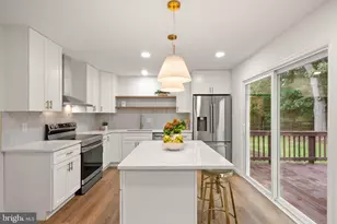 12312 Coleraine Ct, Reston, VA 20191 - Photo 16