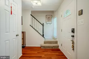5908 Roberts Common Ct, Burke, VA 22015 - Photo 4