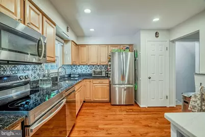 5908 Roberts Common Court, Burke, VA 22015 - Photo 8