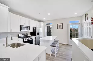 2981 Huntington Grove Square, Alexandria, VA 22306 - Photo 2