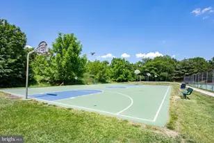 7521 Cross Gate Ln, Alexandria, VA 22315 - Photo 24
