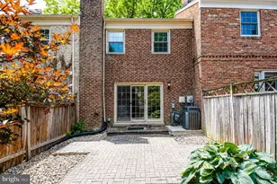 9222 Bailey Ln, Fairfax, VA 22031 - Photo 22