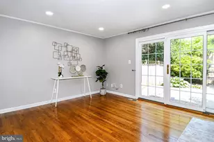 9222 Bailey Ln, Fairfax, VA 22031 - Photo 12