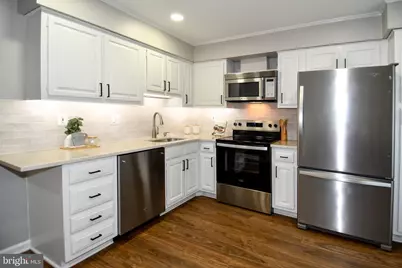 9222 Bailey Lane, Fairfax, VA 22031 - Photo 2
