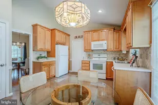 13385 Point Rider Ln, Herndon, VA 20171 - Photo 14
