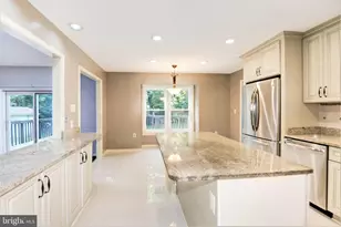 10322 Dunn Meadow Rd, Vienna, VA 22182 - Photo 6