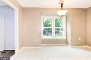 10322 Dunn Meadow Rd, Vienna, VA 22182 - Photo 8