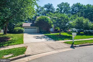 9012 Penn Manor Ct, Springfield, VA 22153 - Photo 10