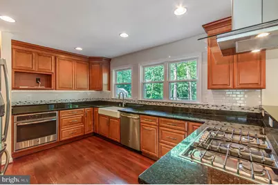 519 Woodland Court NW, Vienna, VA 22180 - Photo 8