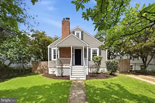 2916 Brook Dr, Falls Church, VA 22042 - Photo 2