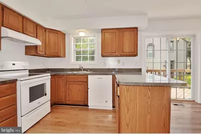 11951 Sentinel Point Court, Reston, VA 20191 - Photo 10